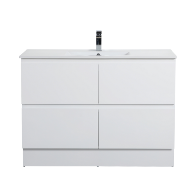 Riva built-in-kickboard P154KB